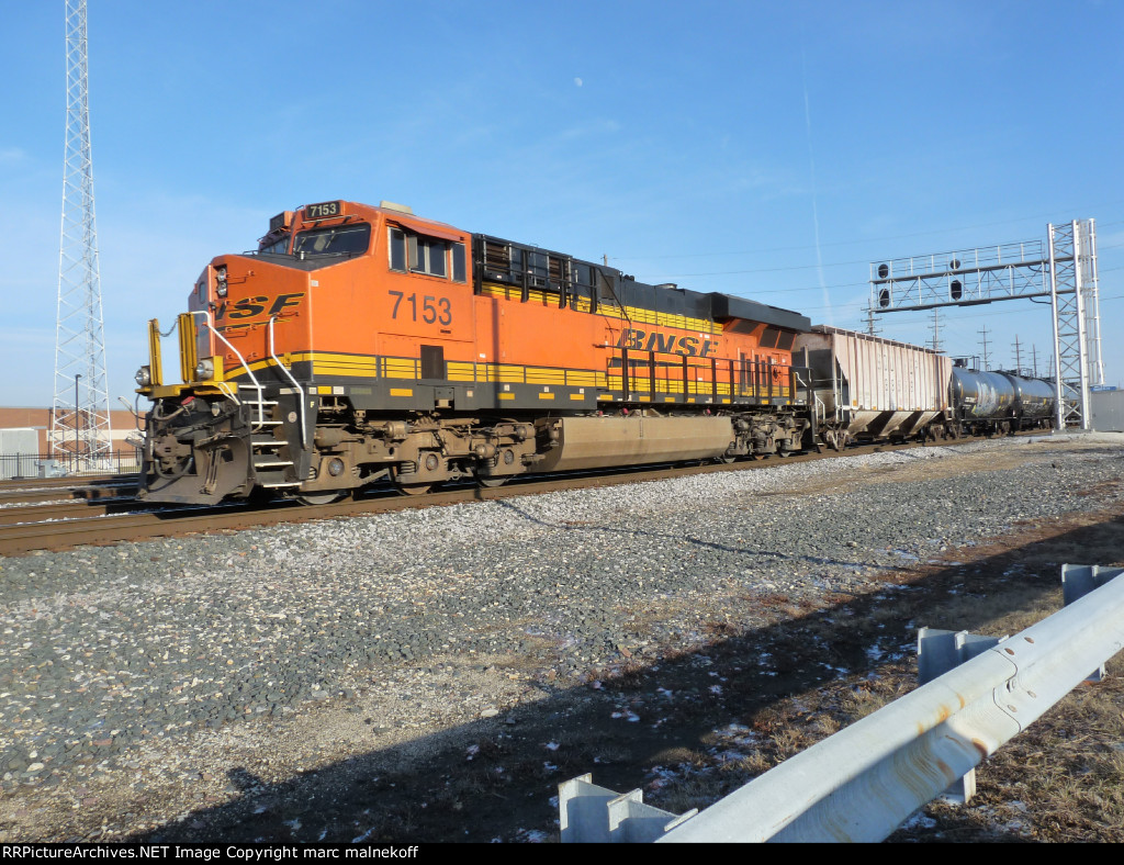 BNSF 7153